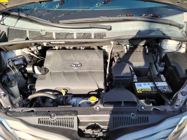 2013 TOYOTA SIENNA XLE MINIVAN 4D