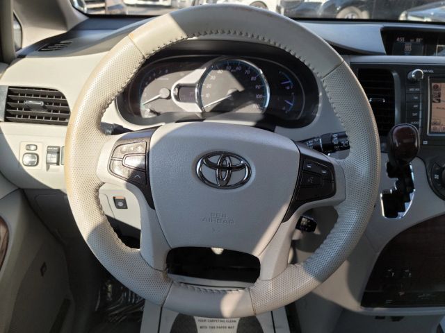 2013 TOYOTA SIENNA XLE MINIVAN 4D