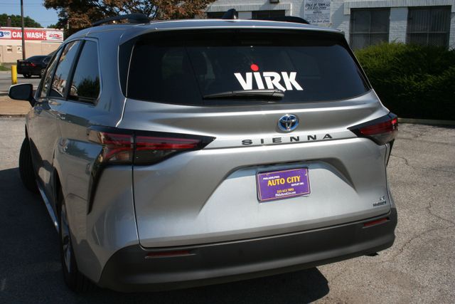 2022 Toyota Sienna - Image 14
