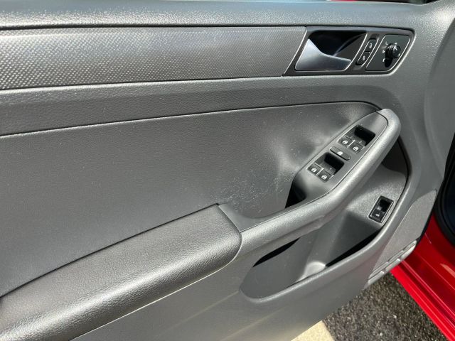 2015 VOLKSWAGEN JETTA 2.0L S SEDAN 4D