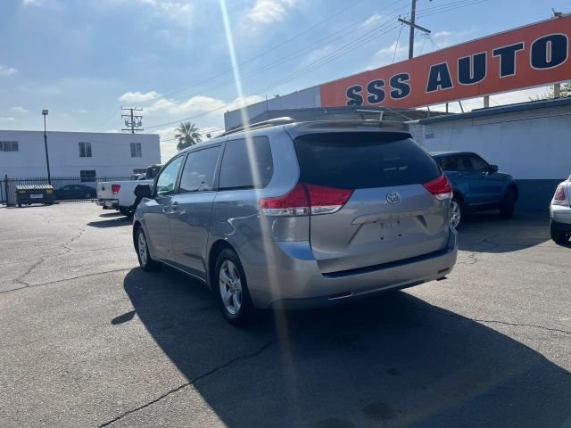 2011 TOYOTA SIENNA LE MINIVAN 4D