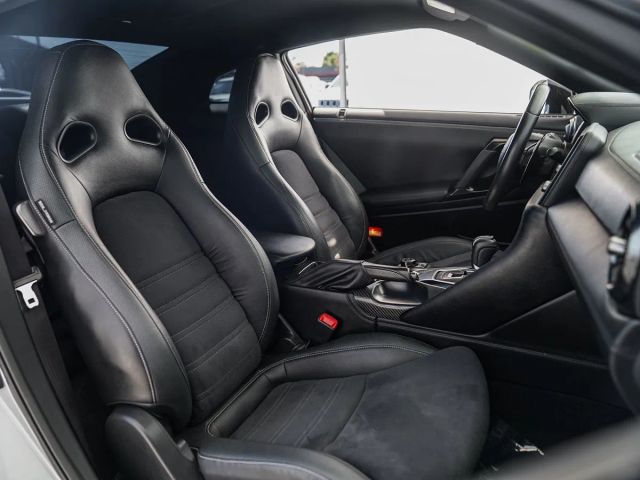 2020 NISSAN GT-R PREMIUM COUPE 2D
