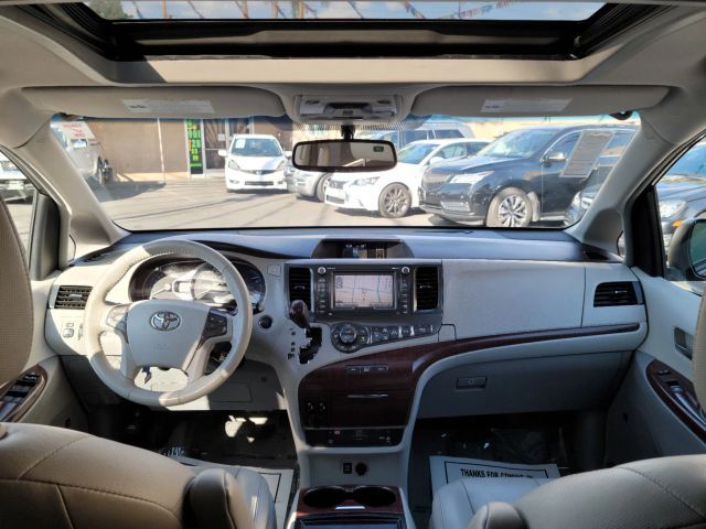 2013 TOYOTA SIENNA XLE MINIVAN 4D