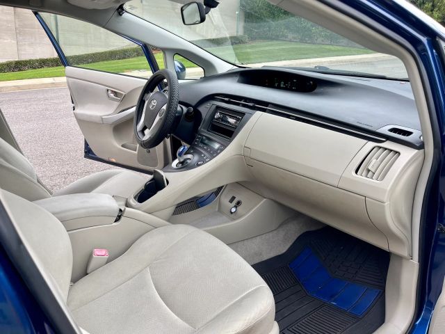 2010 TOYOTA PRIUS III HATCHBACK 4D