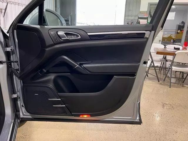 2018 PORSCHE CAYENNE PLATINUM EDITION SPORT UTILITY 4D