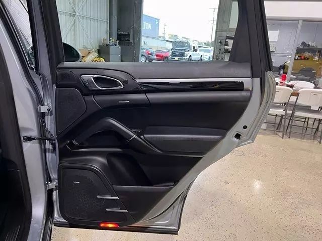 2018 PORSCHE CAYENNE PLATINUM EDITION SPORT UTILITY 4D
