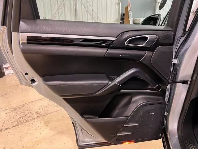 2018 PORSCHE CAYENNE PLATINUM EDITION SPORT UTILITY 4D