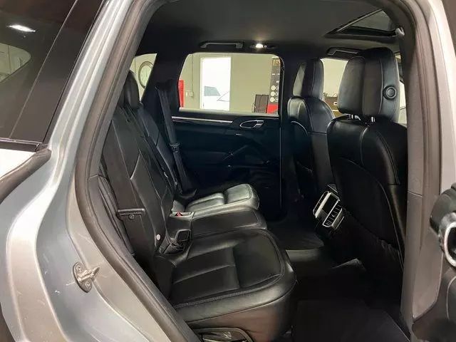 2018 PORSCHE CAYENNE PLATINUM EDITION SPORT UTILITY 4D