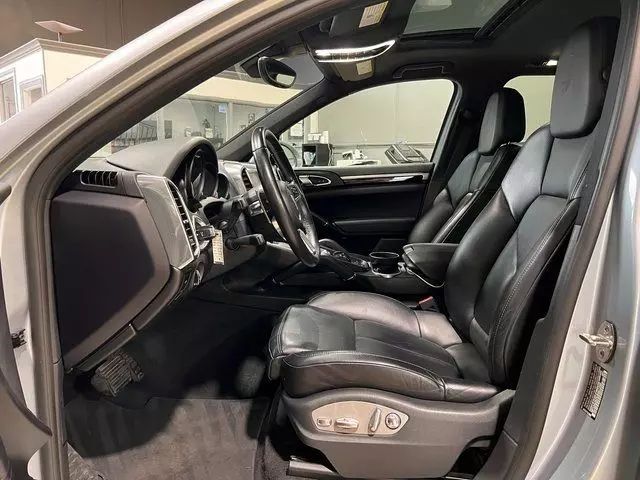 2018 PORSCHE CAYENNE PLATINUM EDITION SPORT UTILITY 4D