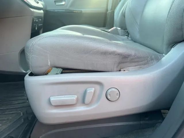 2016 TOYOTA SIENNA XLE PREMIUM MINIVAN 4D