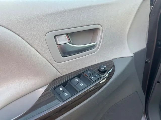 2016 TOYOTA SIENNA XLE PREMIUM MINIVAN 4D