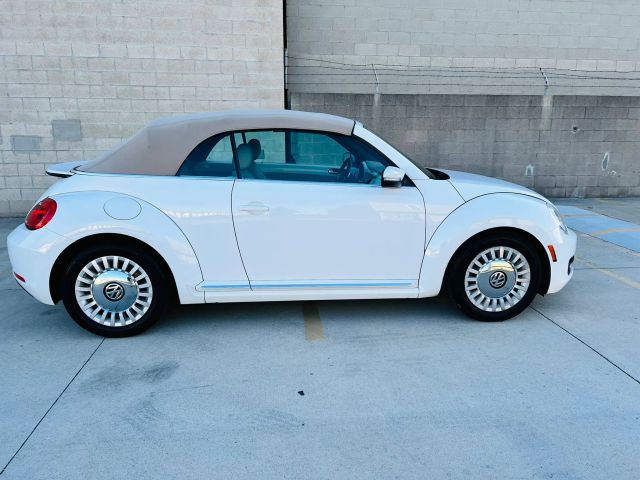 2013 VOLKSWAGEN BEETLE 2.5L CONVERTIBLE 2D