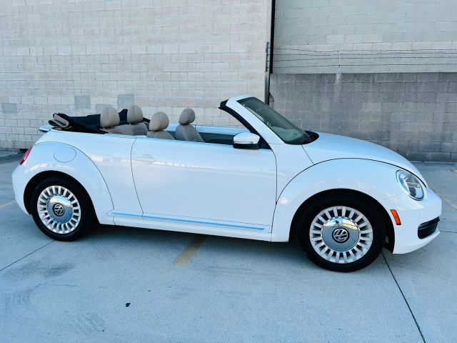 2013 VOLKSWAGEN BEETLE 2.5L CONVERTIBLE 2D