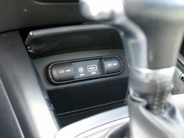 2019 KIA SORENTO LX SPORT UTILITY 4D