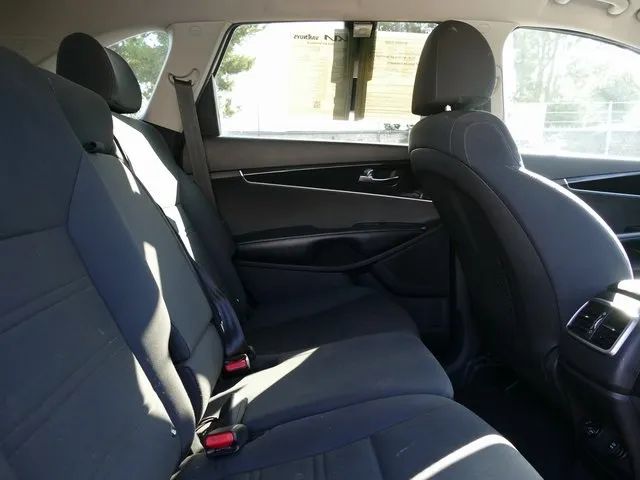 2019 KIA SORENTO LX SPORT UTILITY 4D