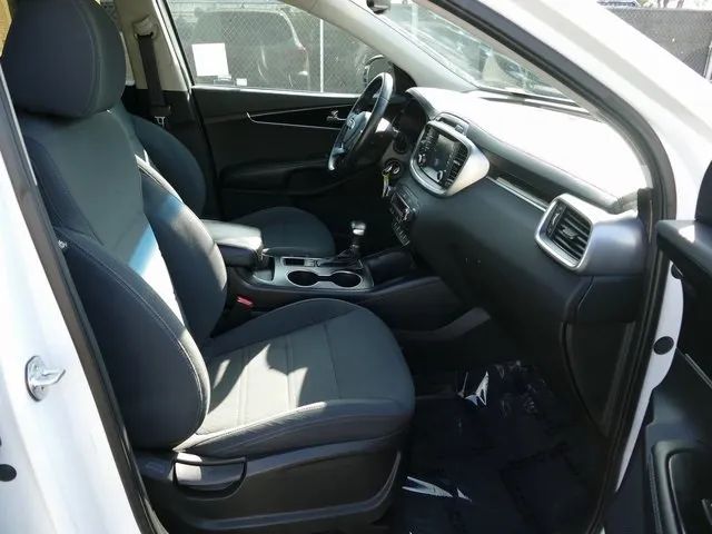 2019 KIA SORENTO LX SPORT UTILITY 4D
