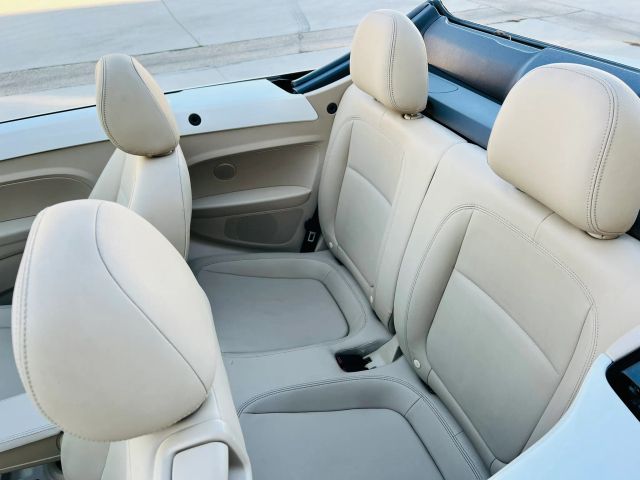 2013 VOLKSWAGEN BEETLE 2.5L CONVERTIBLE 2D