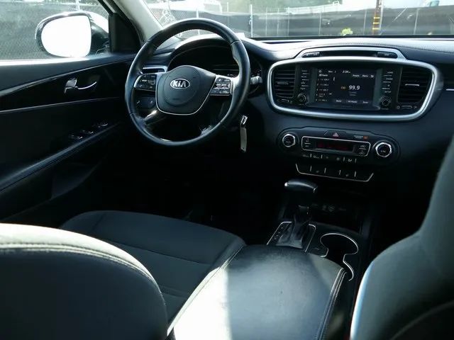 2019 KIA SORENTO LX SPORT UTILITY 4D