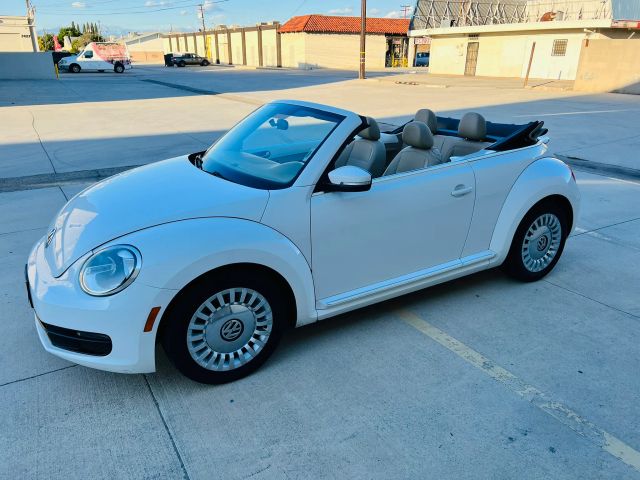 2013 VOLKSWAGEN BEETLE 2.5L CONVERTIBLE 2D