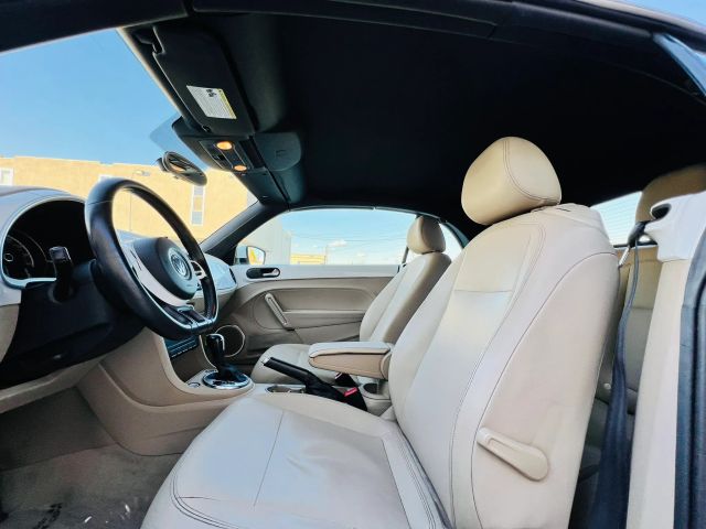 2013 VOLKSWAGEN BEETLE 2.5L CONVERTIBLE 2D