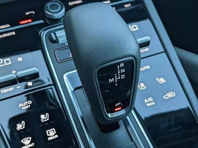2022 PORSCHE CAYENNE SPORT UTILITY 4D