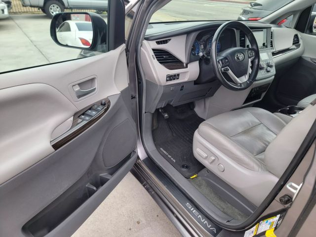2017 TOYOTA SIENNA XLE MINIVAN 4D