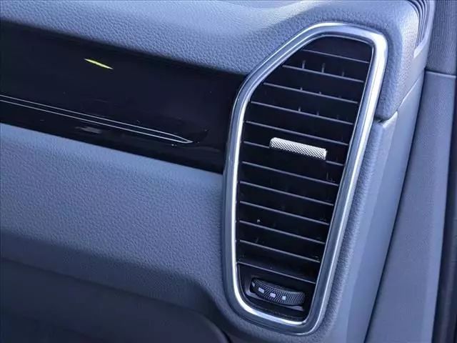 2022 PORSCHE CAYENNE SPORT UTILITY 4D
