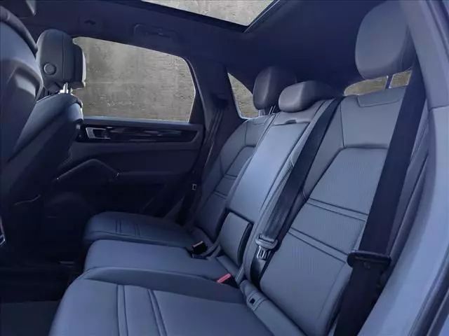 2022 PORSCHE CAYENNE SPORT UTILITY 4D