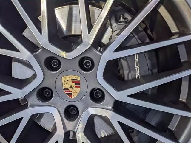 2022 PORSCHE CAYENNE SPORT UTILITY 4D