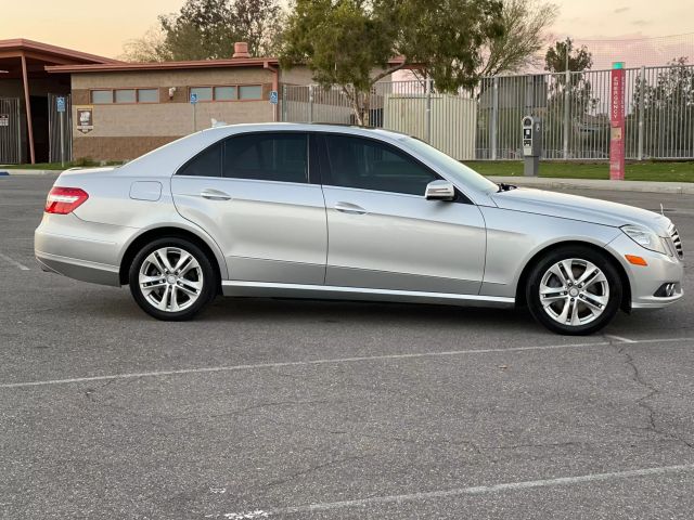 2011 MERCEDES-BENZ E-CLASS E 350 SEDAN 4D