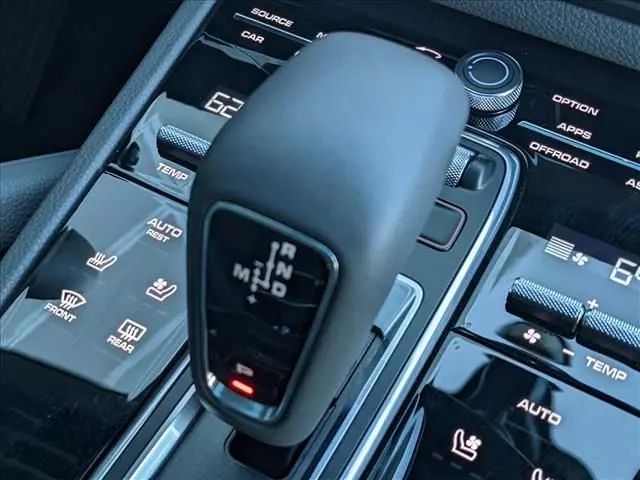2022 PORSCHE CAYENNE SPORT UTILITY 4D