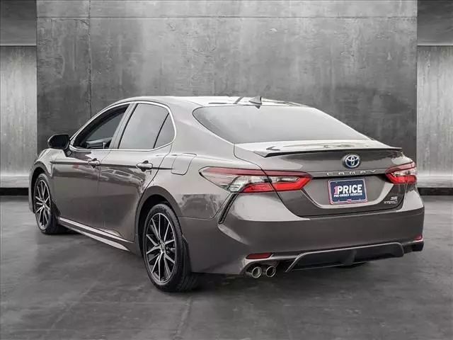2022 TOYOTA CAMRY HYBRID SE SEDAN 4D