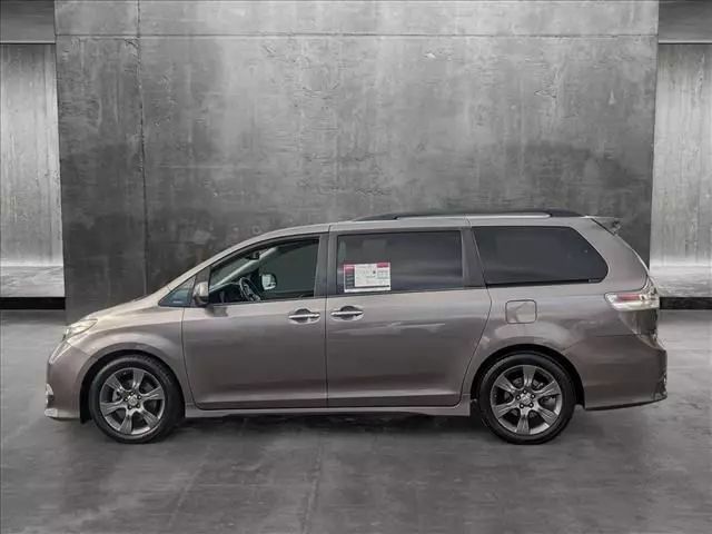 2016 TOYOTA SIENNA SE MINIVAN 4D