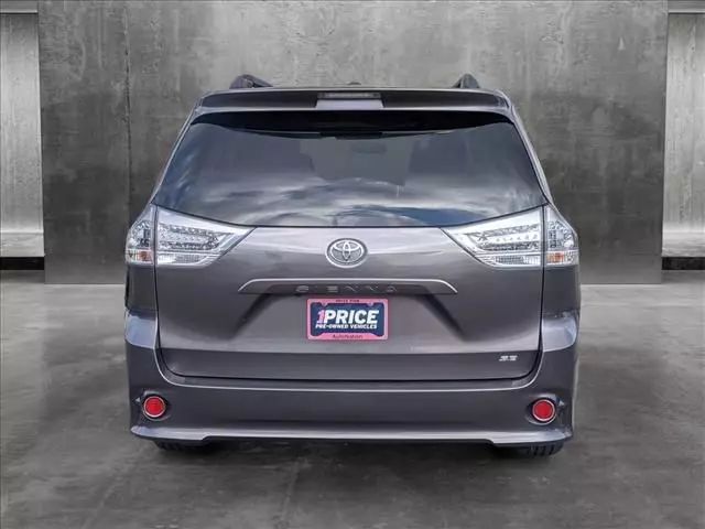 2016 TOYOTA SIENNA SE MINIVAN 4D