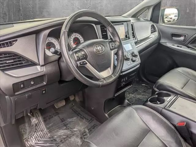 2016 TOYOTA SIENNA SE MINIVAN 4D