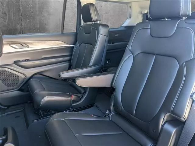 2023 JEEP GRAND CHEROKEE L LIMITED SPORT UTILITY 4D