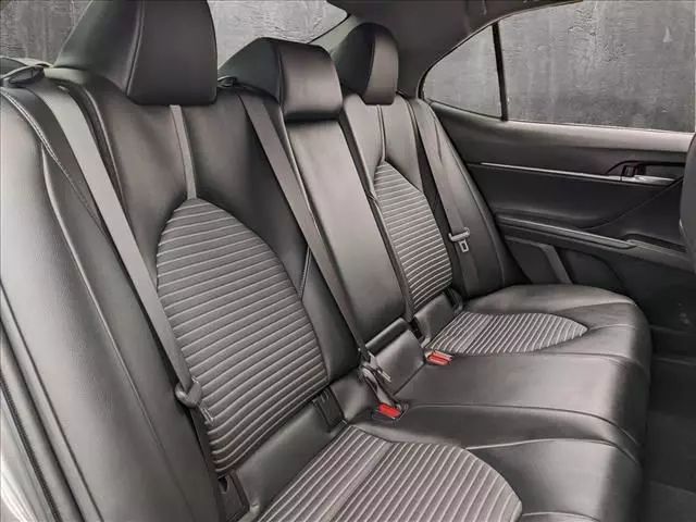 2022 TOYOTA CAMRY HYBRID SE SEDAN 4D