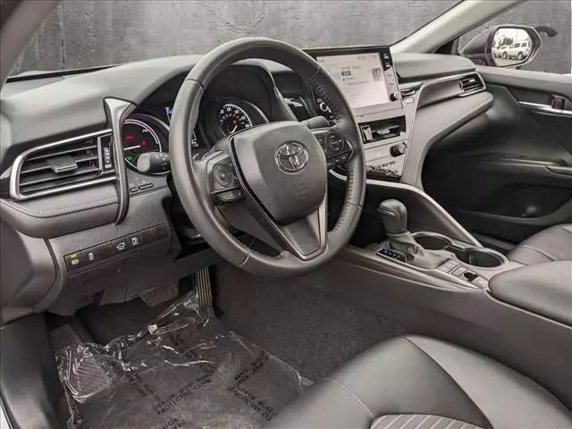 2022 TOYOTA CAMRY HYBRID SE SEDAN 4D