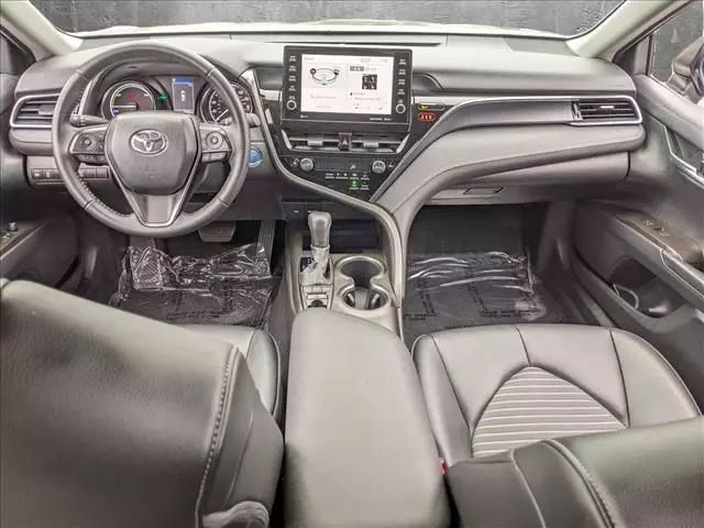 2022 TOYOTA CAMRY HYBRID SE SEDAN 4D