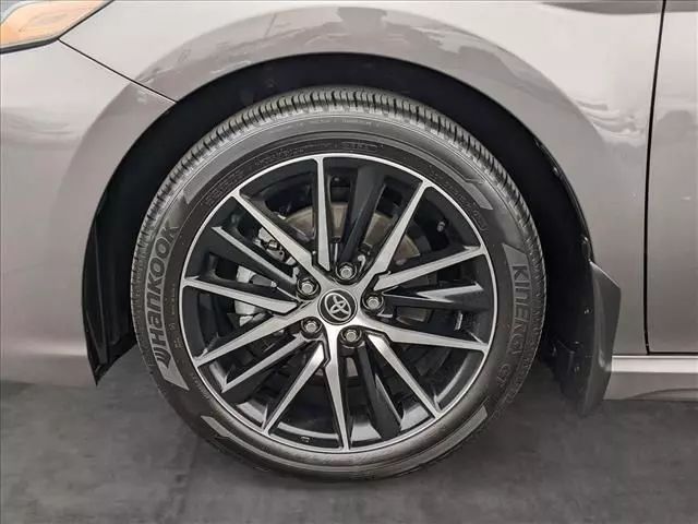2022 TOYOTA CAMRY HYBRID SE SEDAN 4D