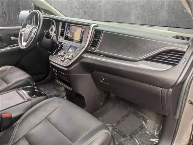2016 TOYOTA SIENNA SE MINIVAN 4D