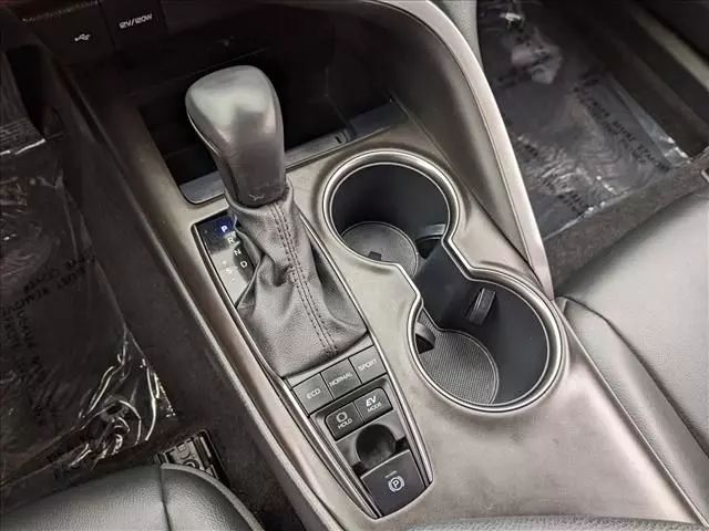 2022 TOYOTA CAMRY HYBRID SE SEDAN 4D