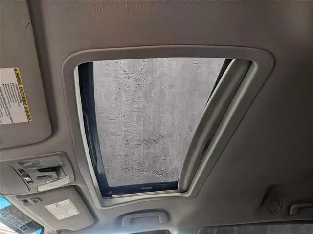 2016 TOYOTA SIENNA SE MINIVAN 4D