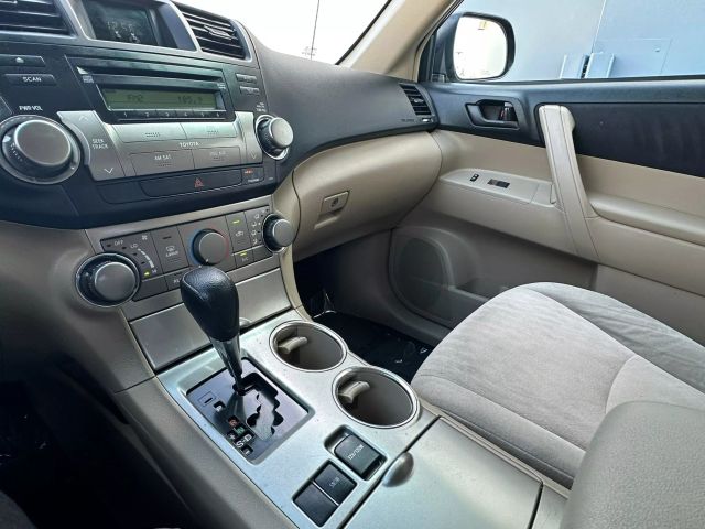 2011 TOYOTA HIGHLANDER SE SPORT UTILITY 4D