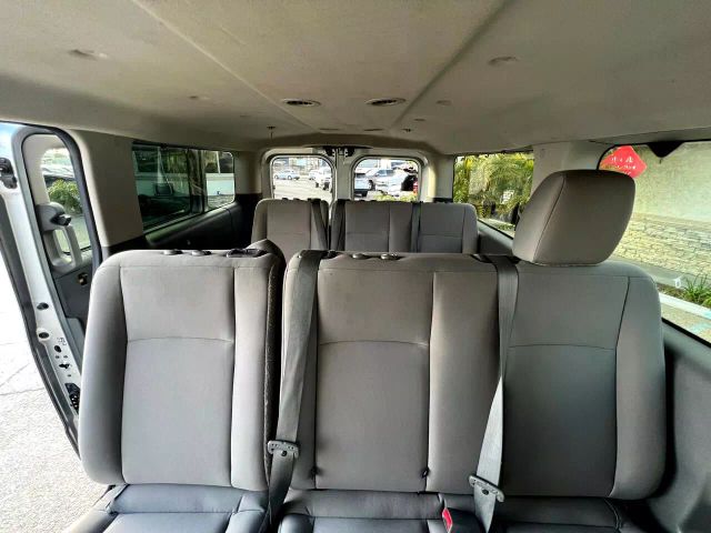 2016 NISSAN NV3500 HD PASSENGER SV VAN 3D