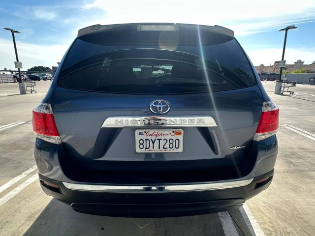 2011 TOYOTA HIGHLANDER SE SPORT UTILITY 4D