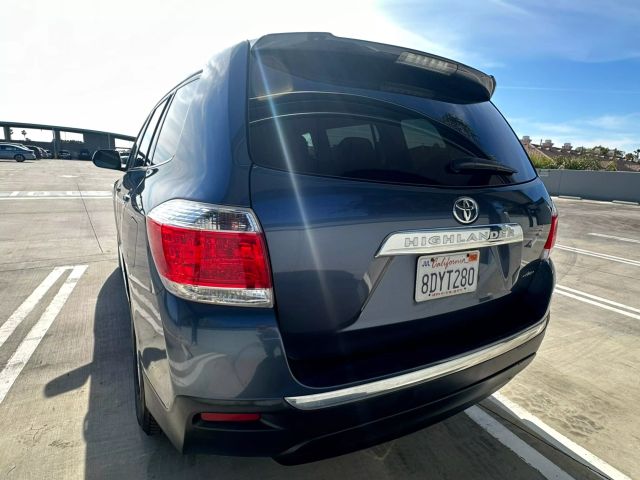 2011 TOYOTA HIGHLANDER SE SPORT UTILITY 4D