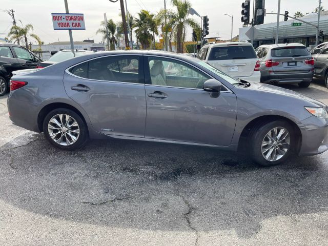 2013 LEXUS ES ES 300H SEDAN 4D