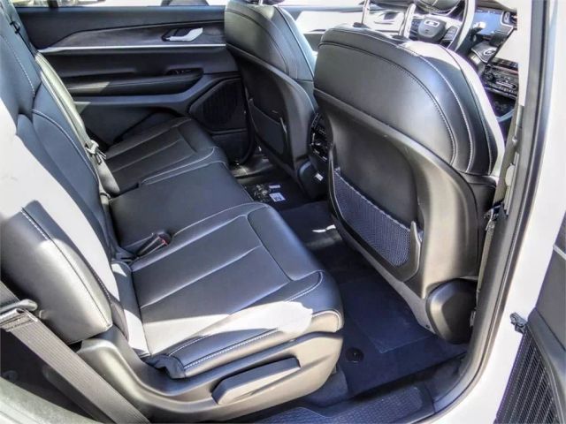 2023 JEEP GRAND CHEROKEE L LIMITED SPORT UTILITY 4D