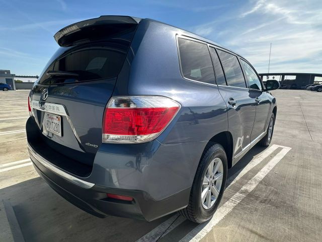 2011 TOYOTA HIGHLANDER SE SPORT UTILITY 4D